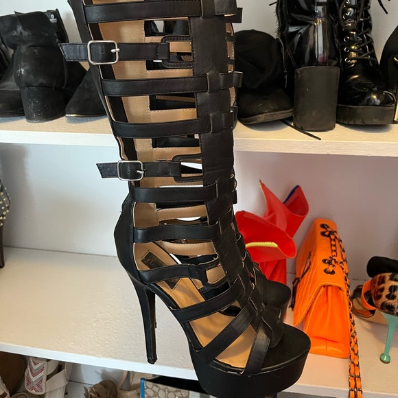 Bloody Shoes - Picture 5 of 5